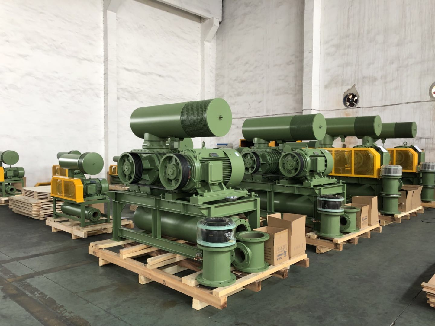 15KW 132KW Three Lobes Roots Blower For Pneumatic Convey